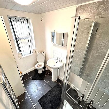 Отель Three Rose Manor At Warwick Road Near Birmingham Airport Экстерьер фото