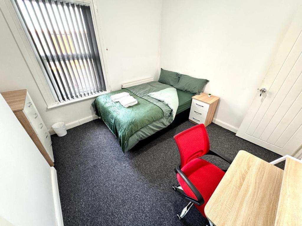 Отель Three Rose Manor At Warwick Road Near Birmingham Airport Экстерьер фото